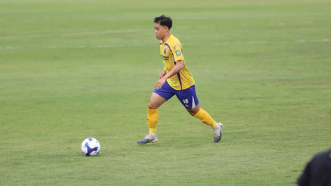  Tiền vệ Việt kiều Thụy Điển tỏa sáng, đội bóng của thầy Park giải cơn khát thắng